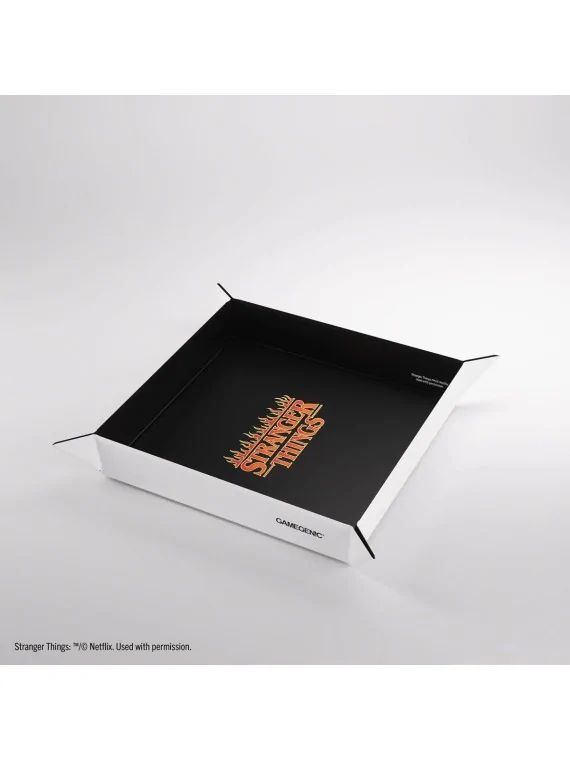 Compra Stranger Things: Hellfire Club Magnetic Dice Tray de Gamegenic 