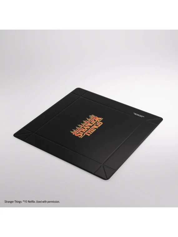 Compra Stranger Things: Hellfire Club Magnetic Dice Tray de Gamegenic 