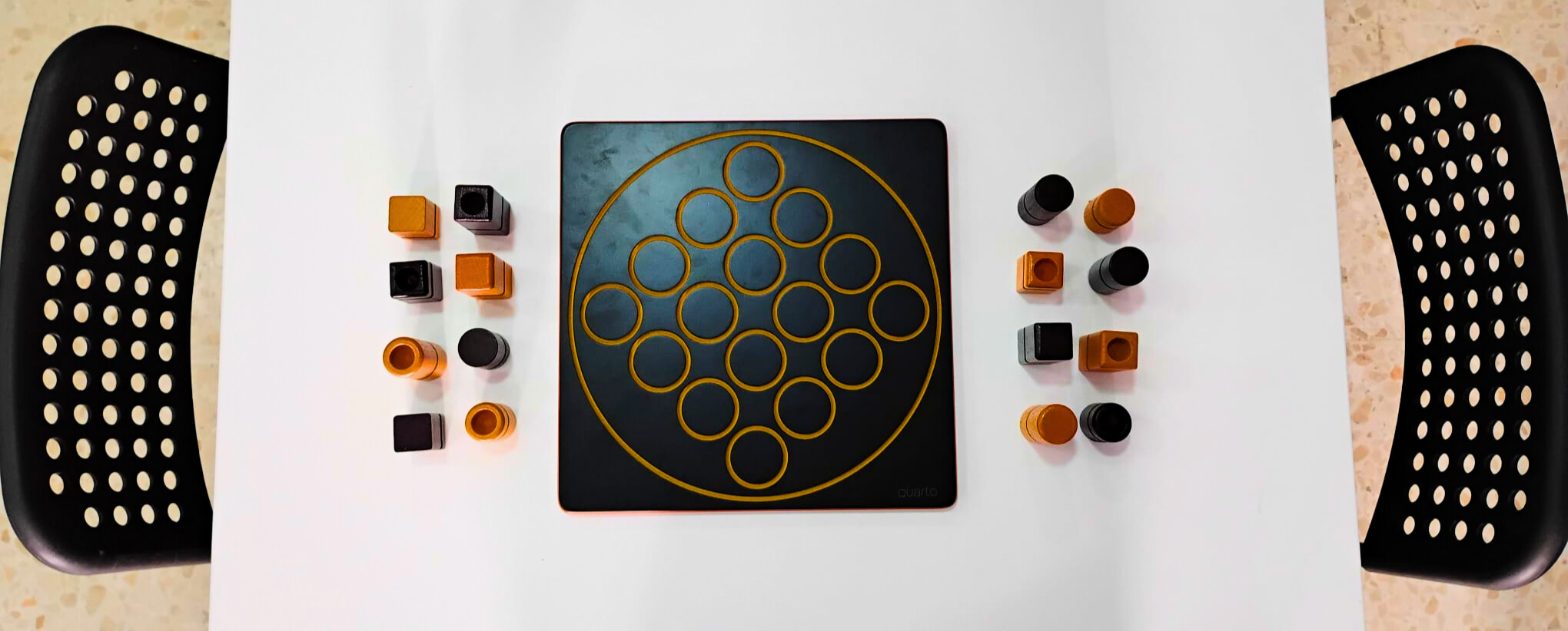 Quarto juego de mesa de estrategia